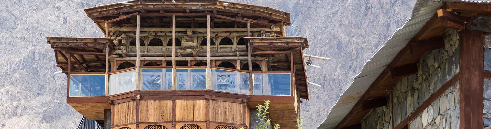 Hashoo School of Hospitality Management signing ceremony