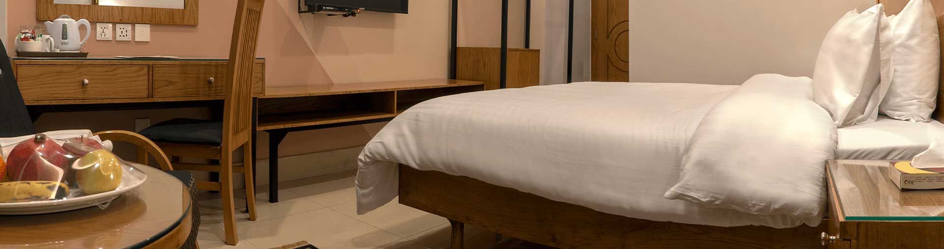 Hashoo School of Hospitality Management signing ceremony