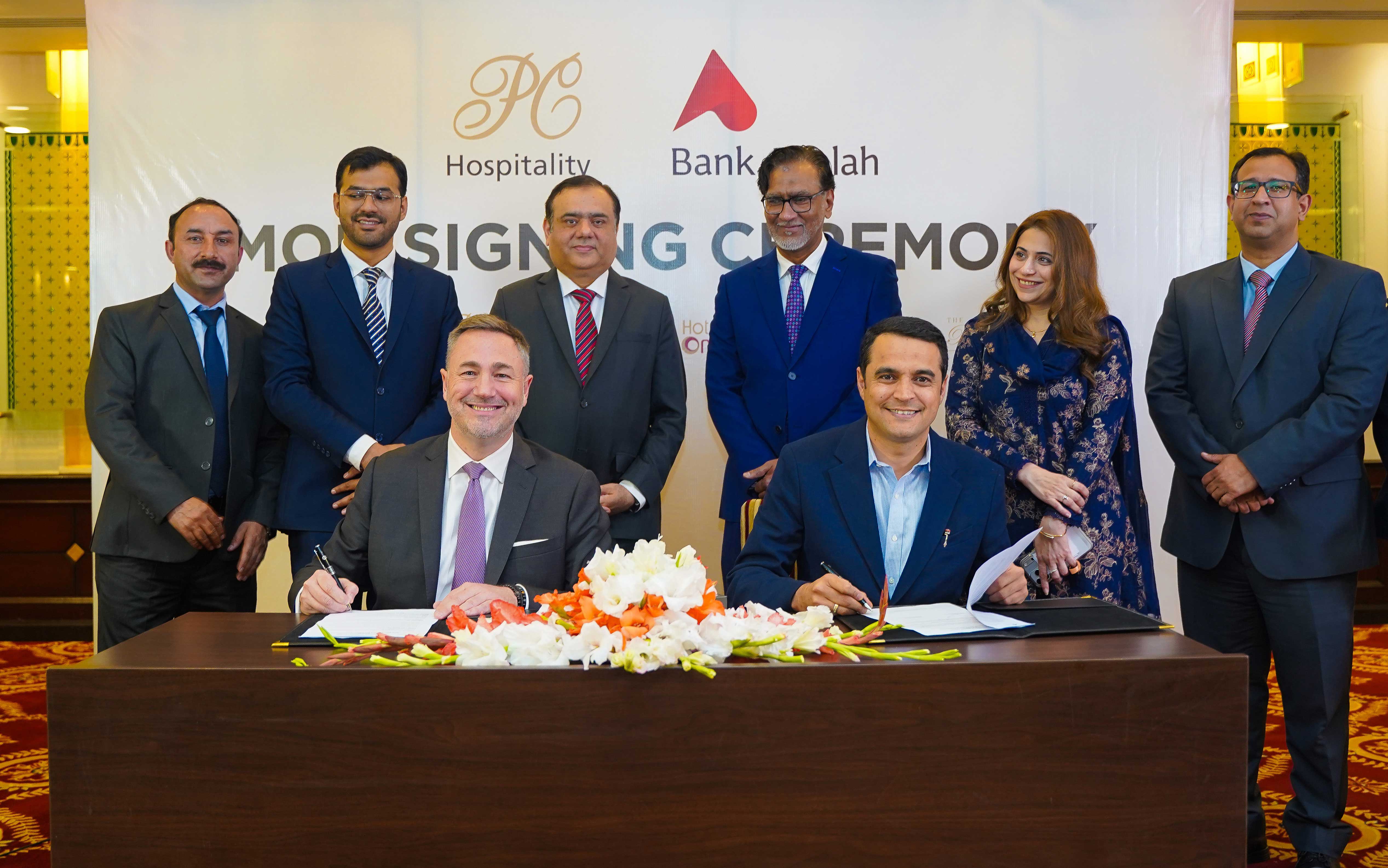 Hashoo School of Hospitality Management signing ceremony