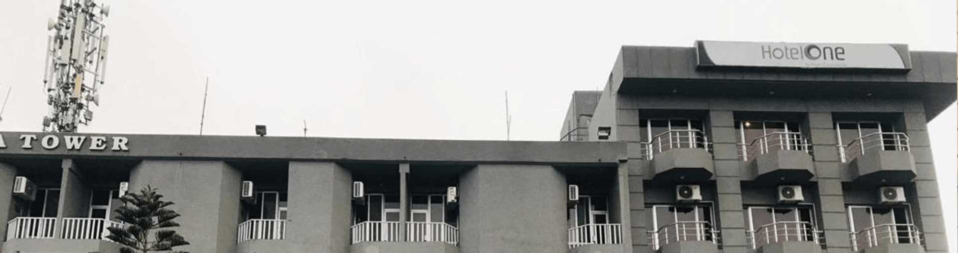 Hashoo School of Hospitality Management signing ceremony