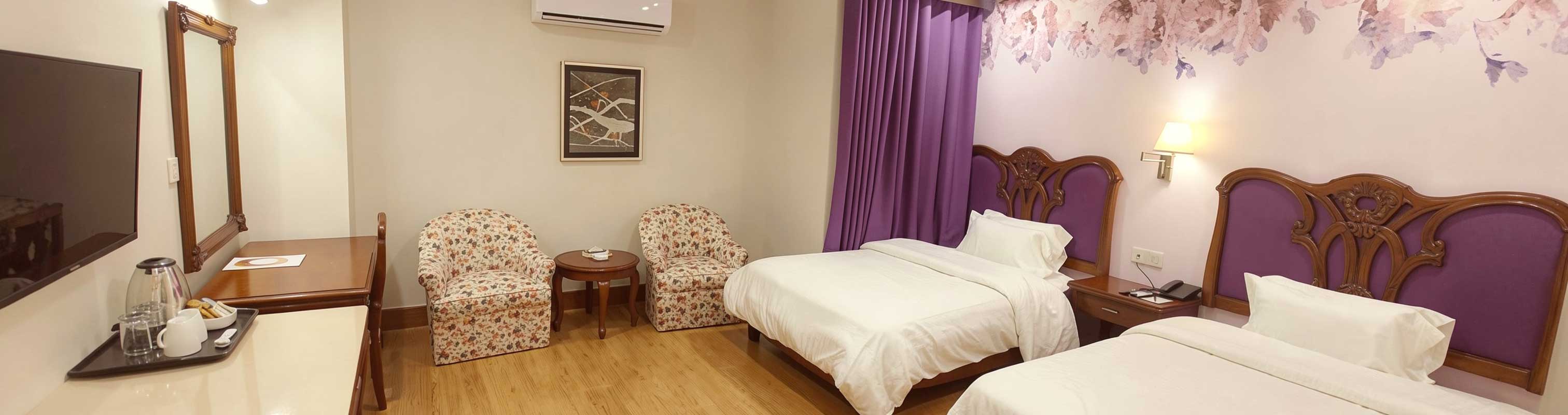 Hashoo School of Hospitality Management signing ceremony