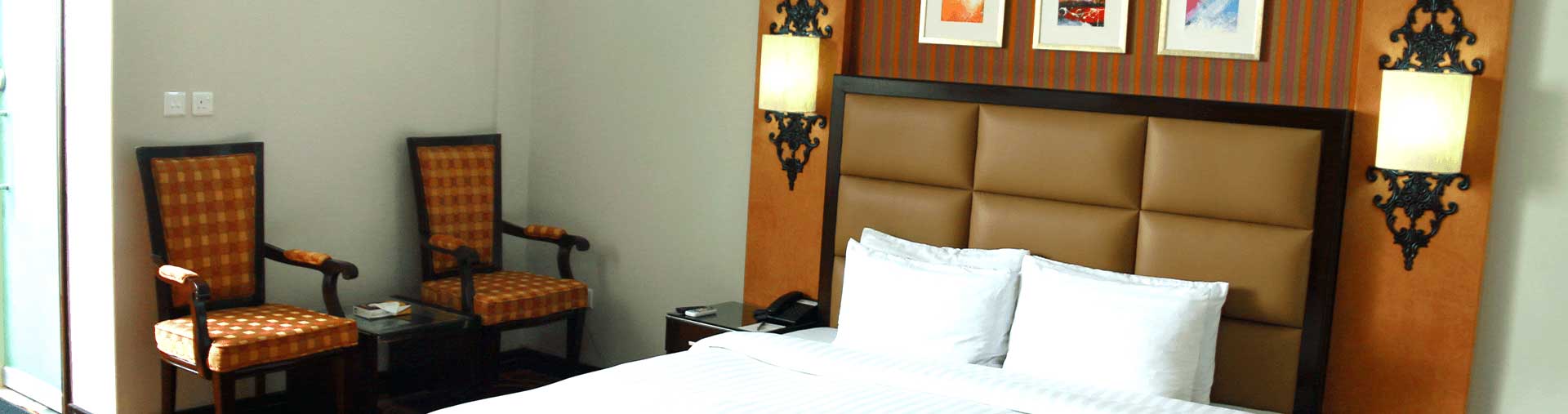 Hashoo School of Hospitality Management signing ceremony