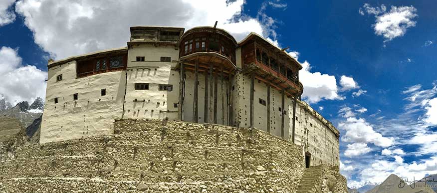 Hashoo School of Hospitality Management signing ceremony