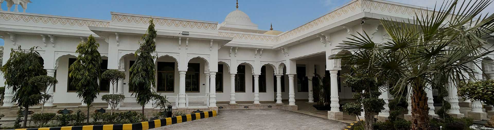 Hashoo School of Hospitality Management signing ceremony