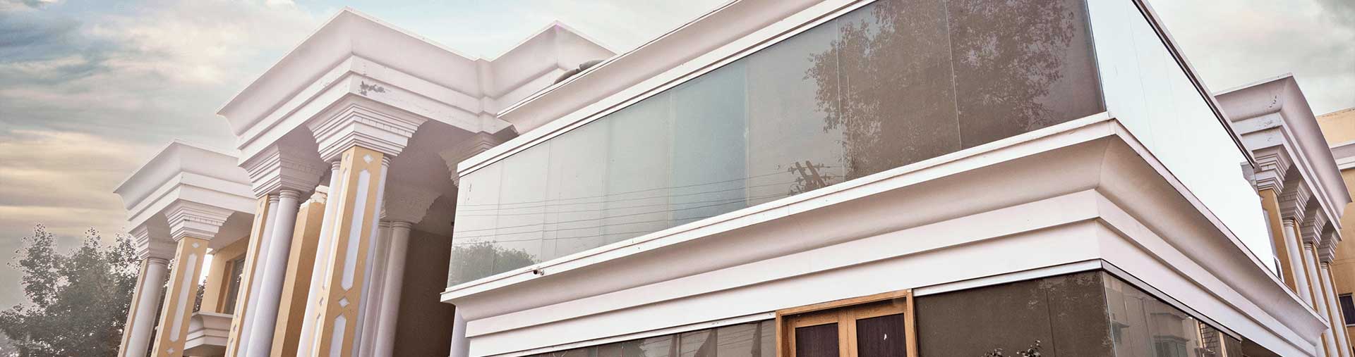 Hashoo School of Hospitality Management signing ceremony