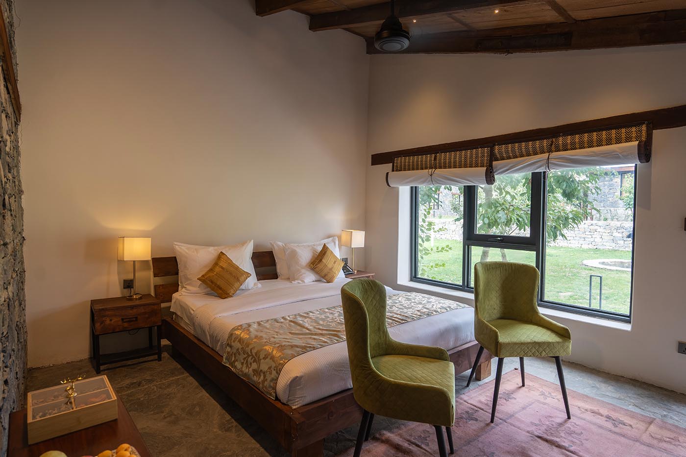 Standard King Room image 5