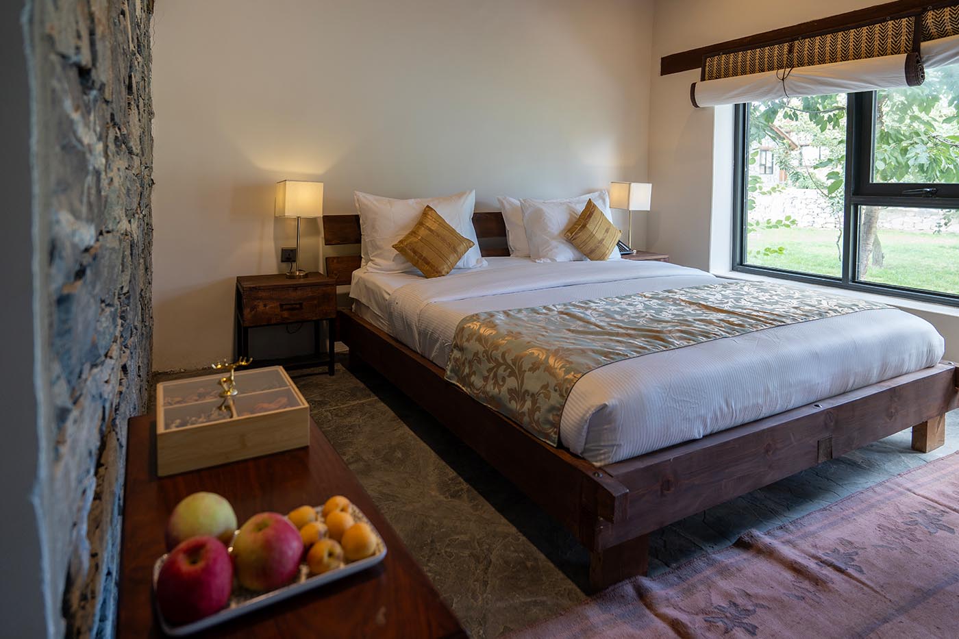 Standard King Room image 4