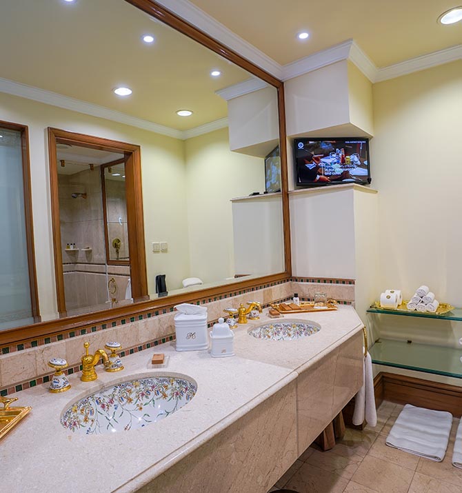 Presidential Suite image 2