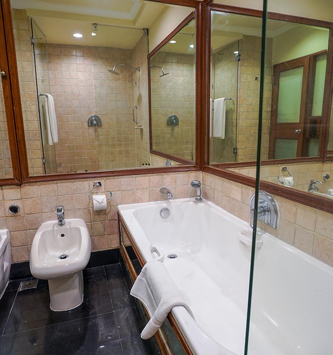 Executive Twin image 1