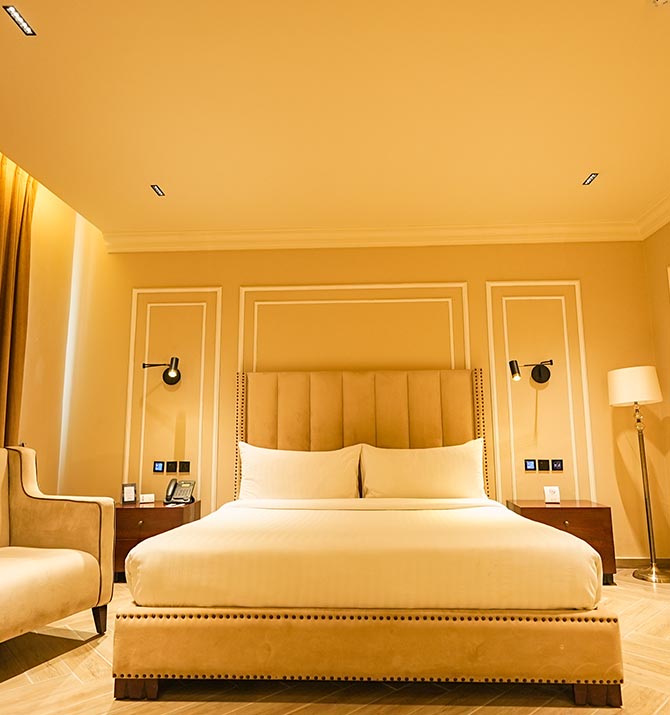 Standard King image 7