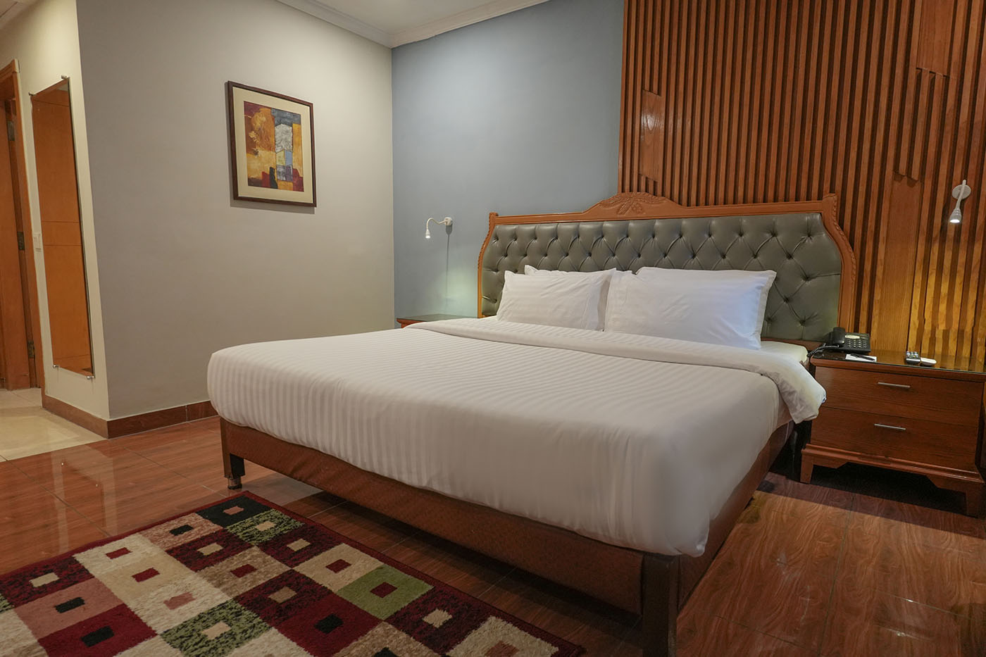 Deluxe Suite image 6
