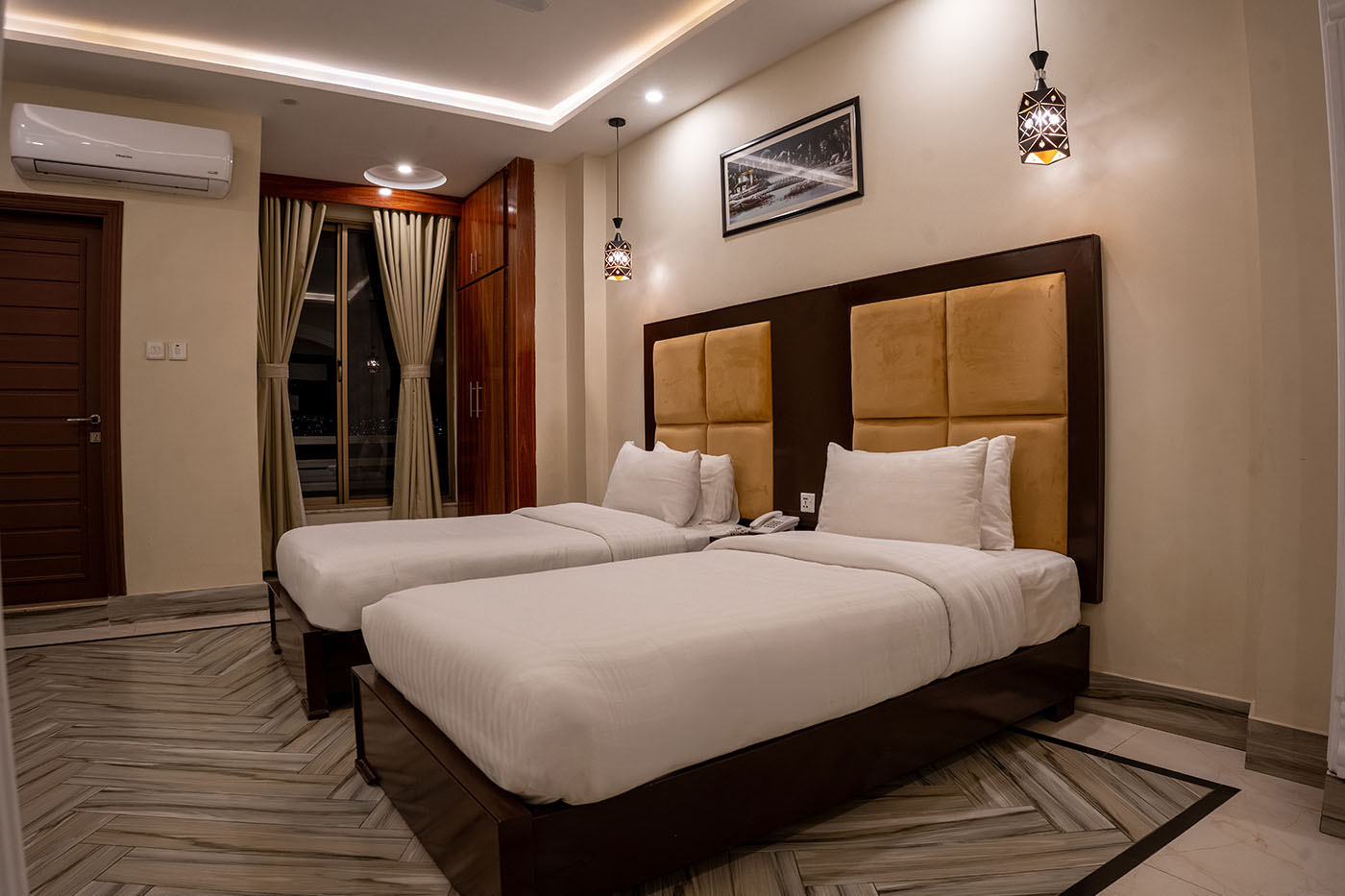 Deluxe Twin Room With Mountain View image 2