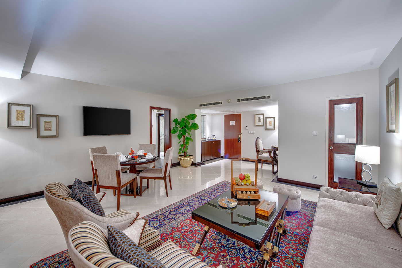 Deluxe Suite image 4