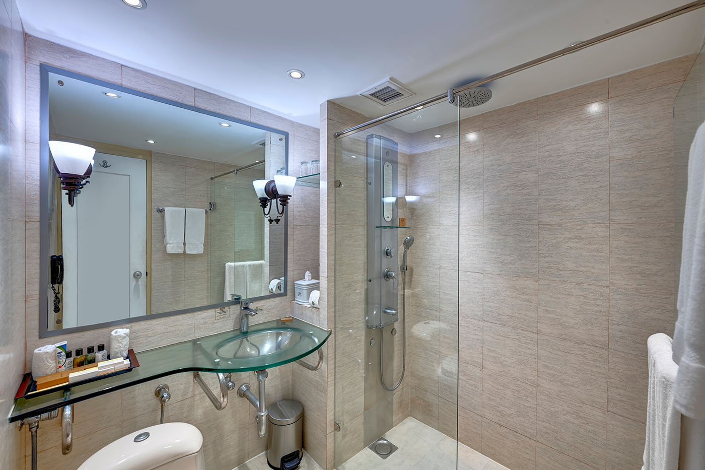 Executive Suite image 2