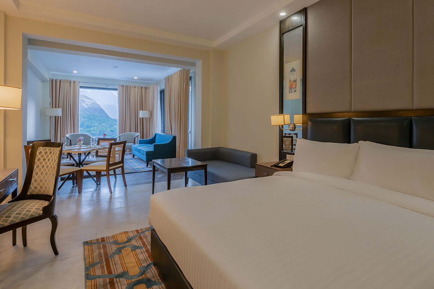 Executive Suite image 3