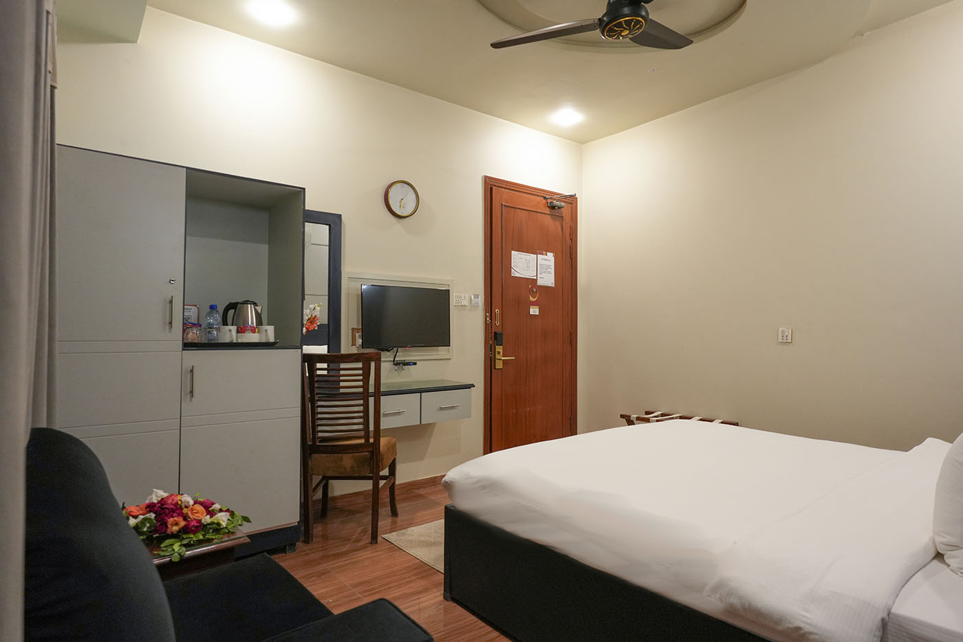 Executive Suite image 7