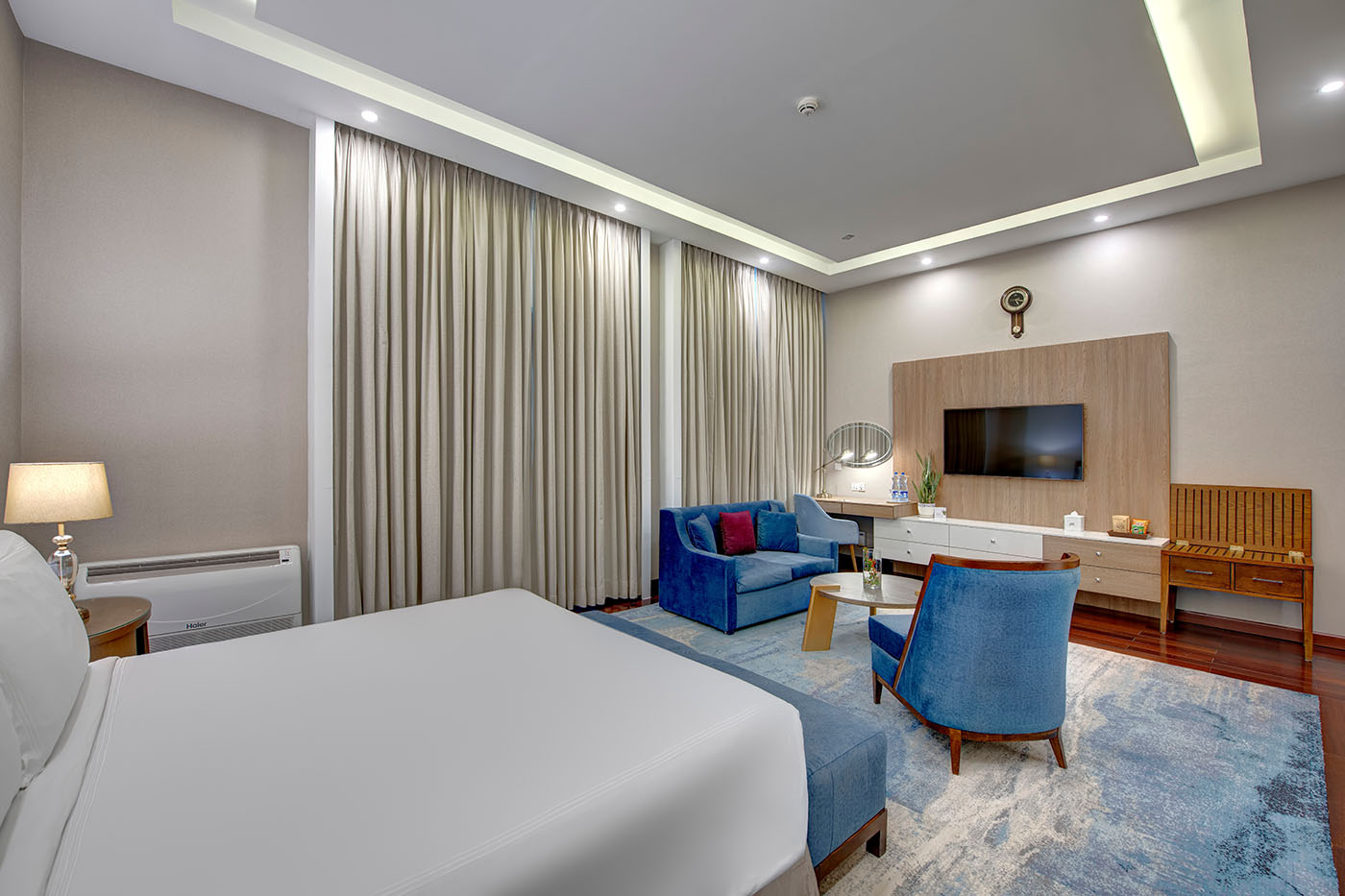 Presidential Suite image 13