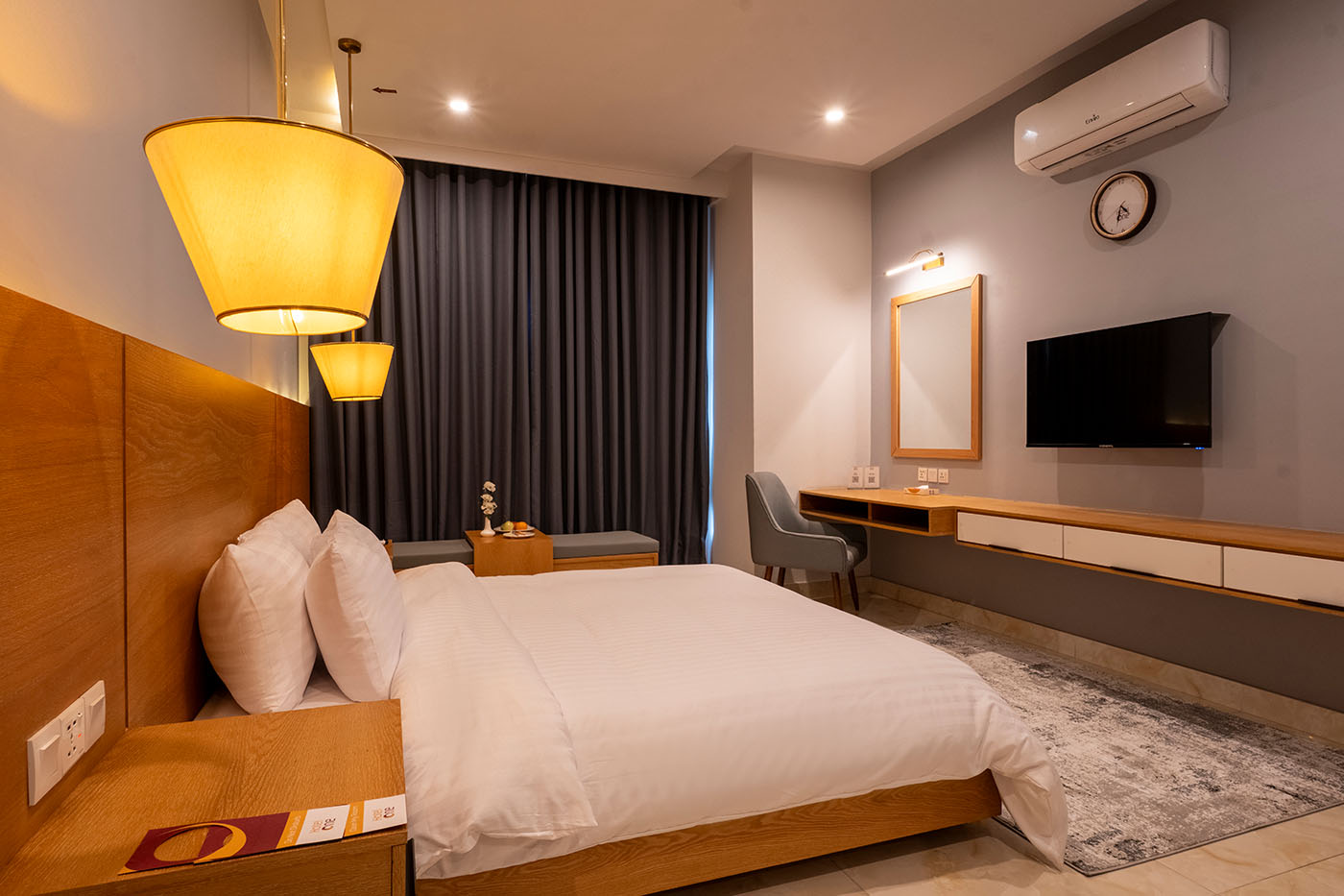 Executive Suite image 2