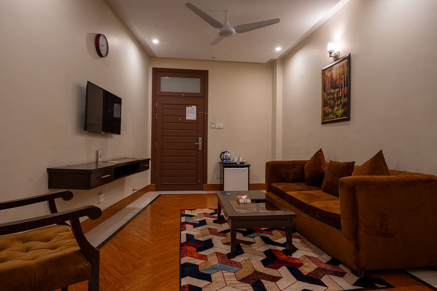 Deluxe Double Room With Balcony image 1