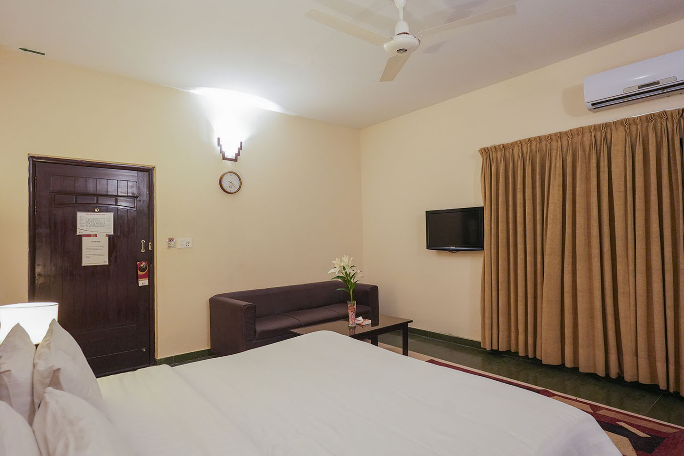 Executive King Room image 5