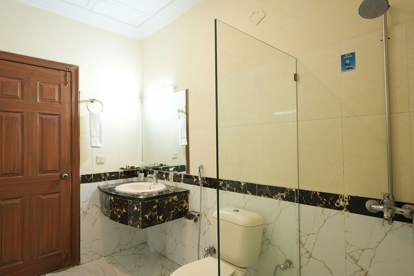 Executive Suite image 3