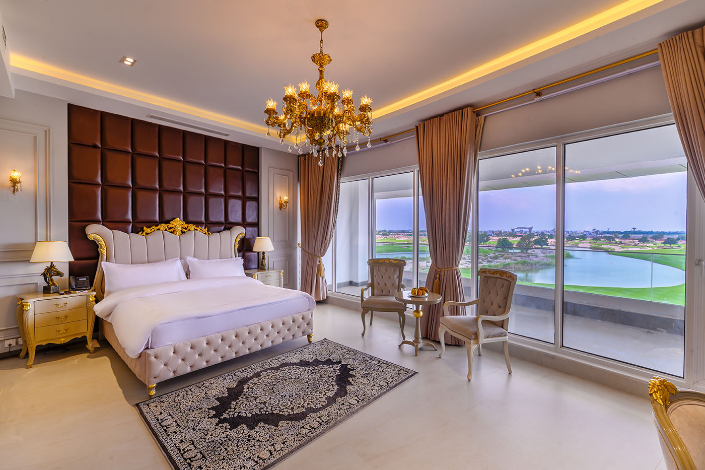 Royal Suite image 5
