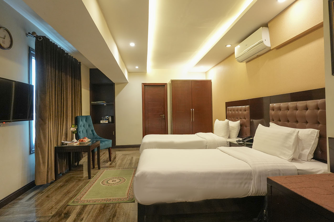 Deluxe Twin Room image 5