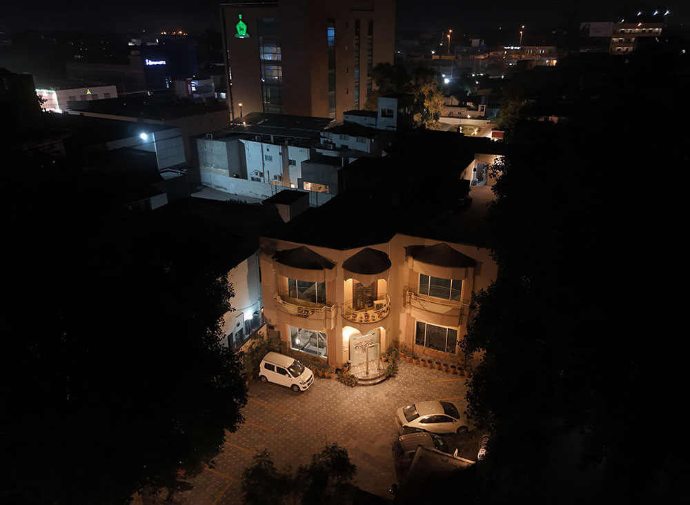 Free Parking & Valet