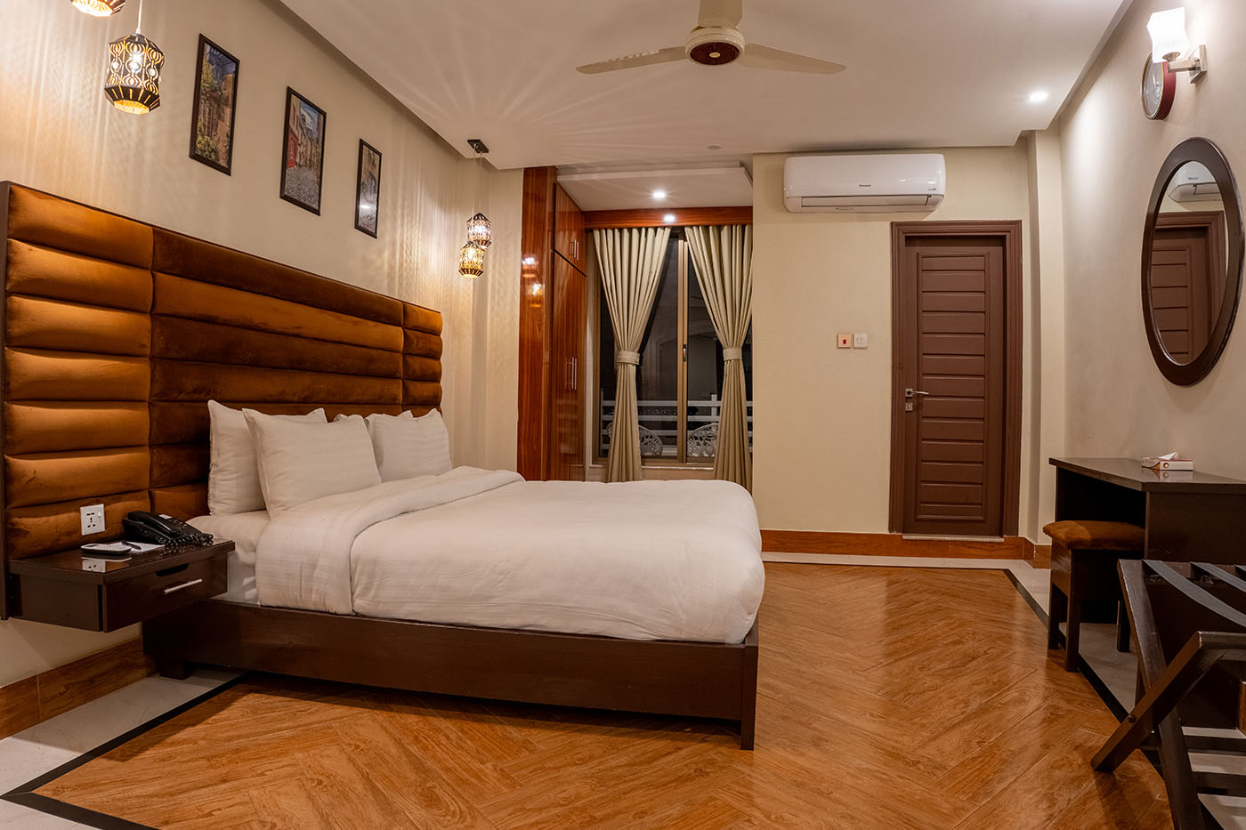 Executive Room image 5