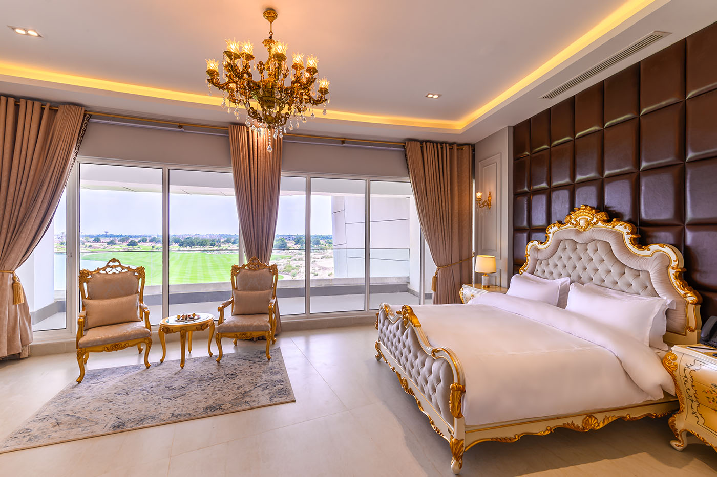 Royal Suite image 6