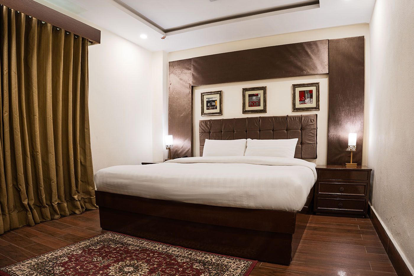 King Suite image 6
