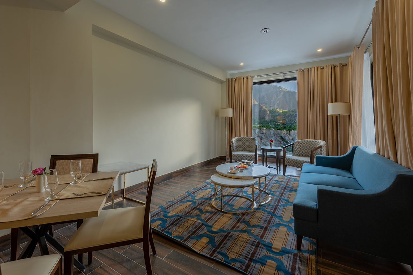 Executive Suite image 4