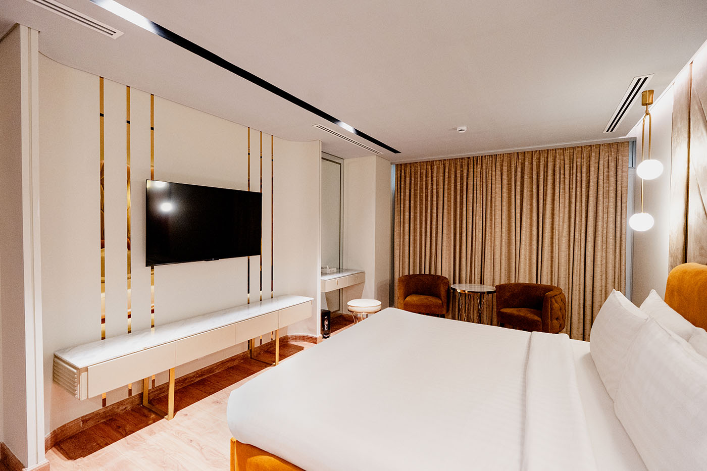 Executive Suite image 2