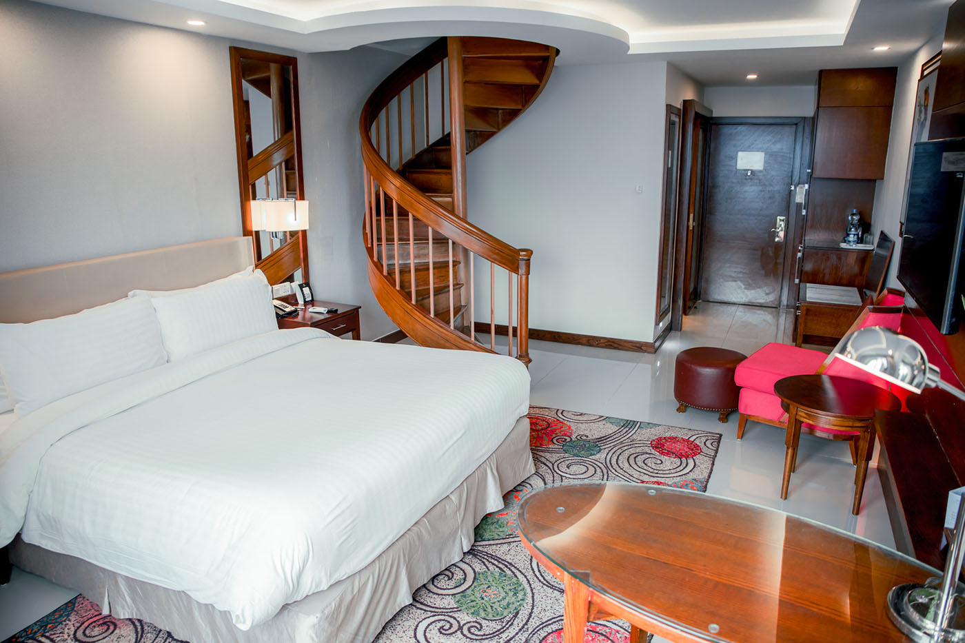 Deluxe Suite image 1