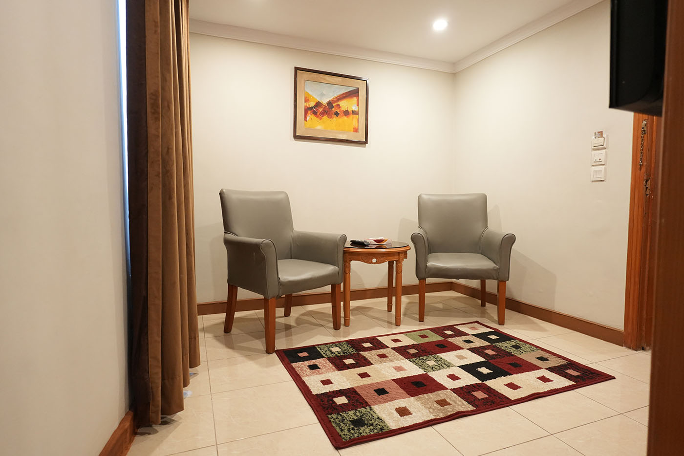 Deluxe Suite image 5