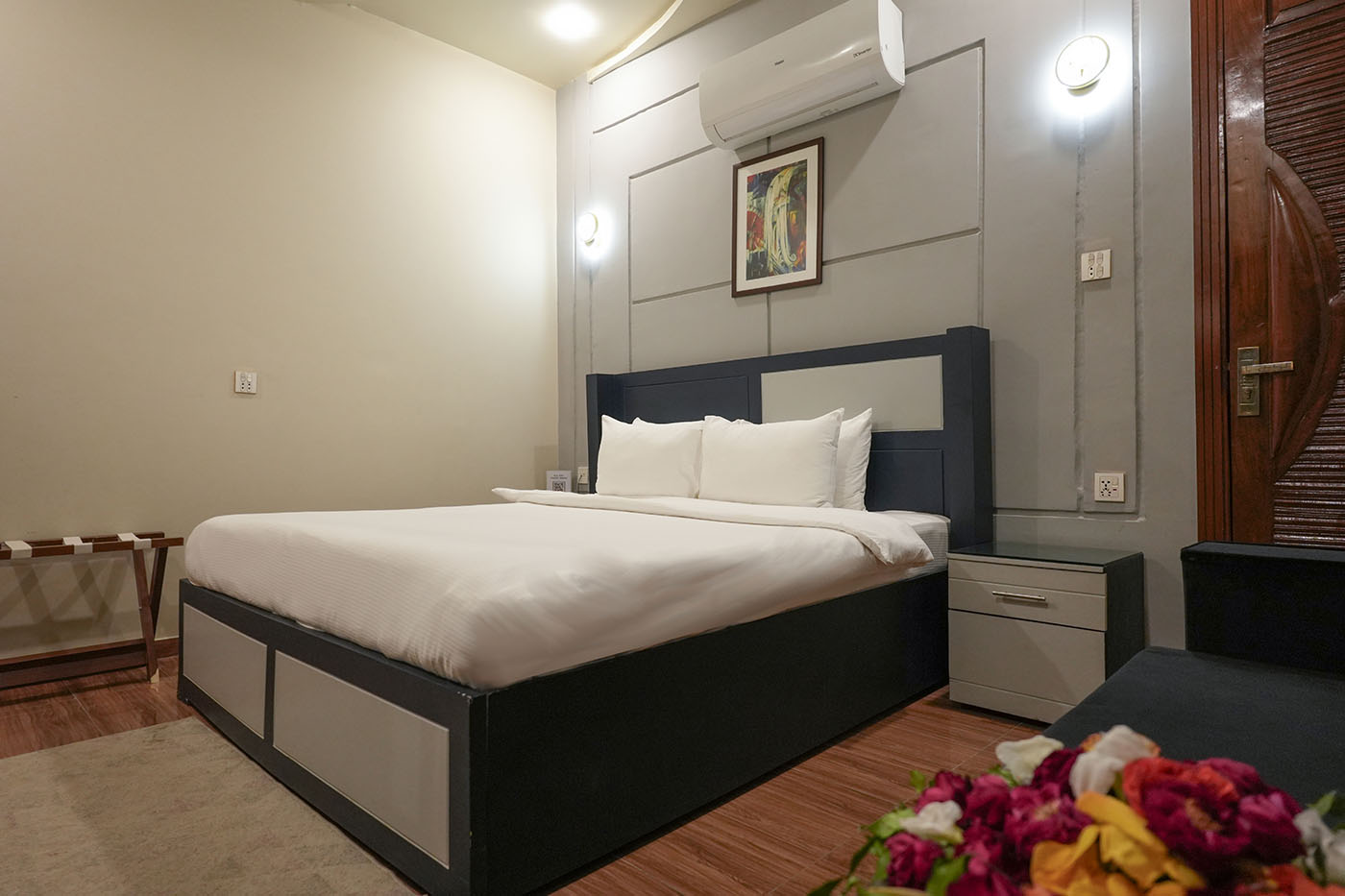 Executive Suite image 8