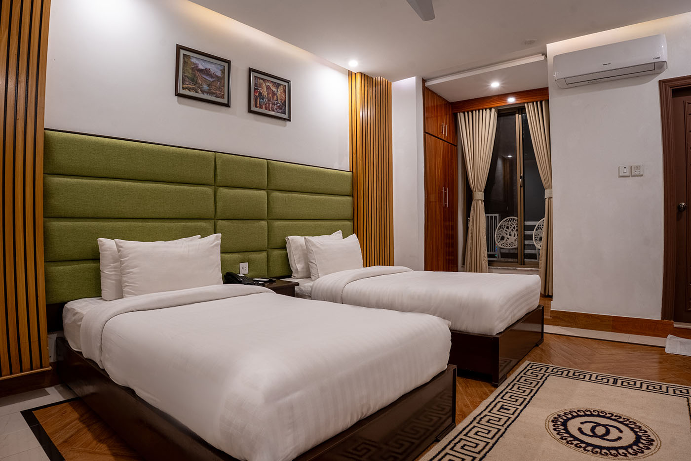 2 Bed Room Suite With Living Room image 8