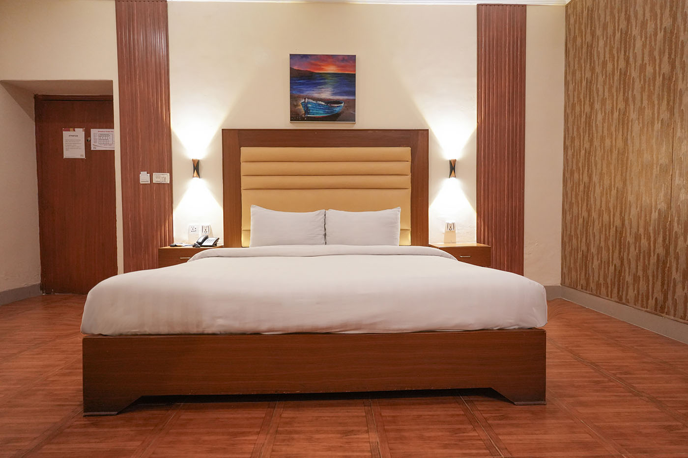 Deluxe Double Room image 5