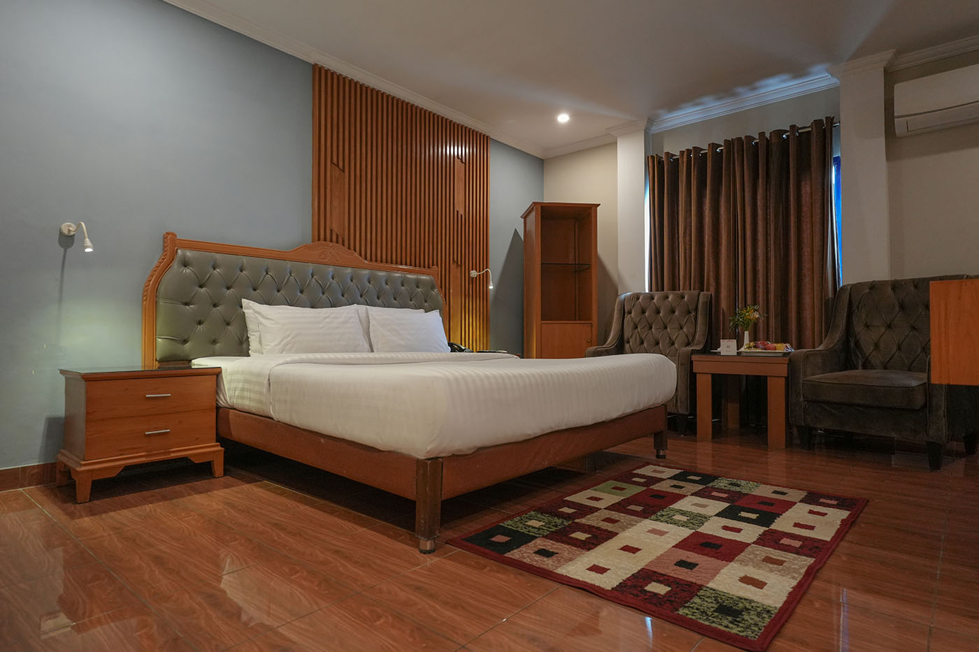 Deluxe Suite image 7