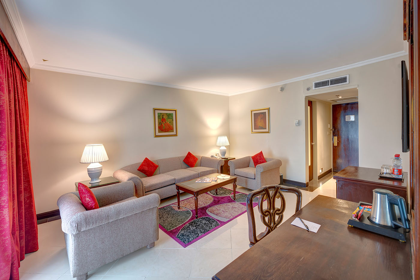 Executive Suite image 4