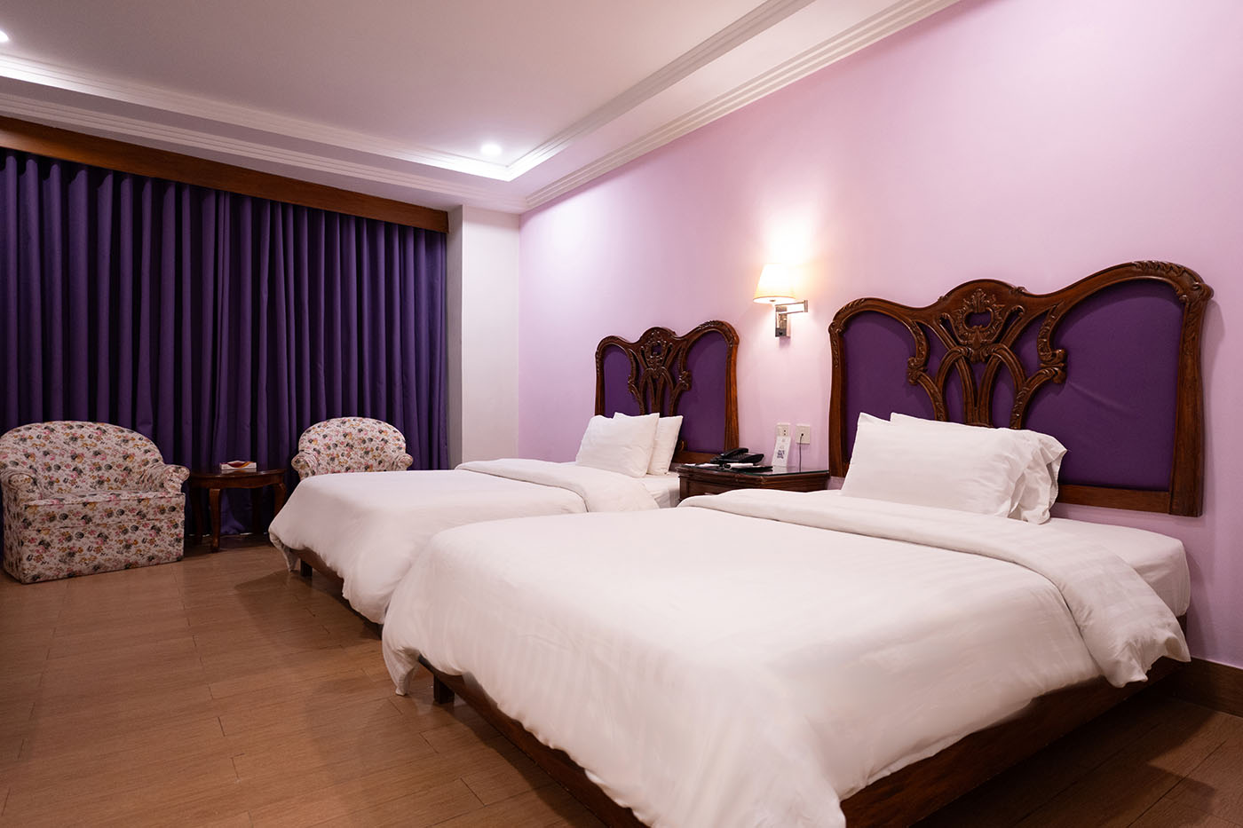 Deluxe Twin Room image 2