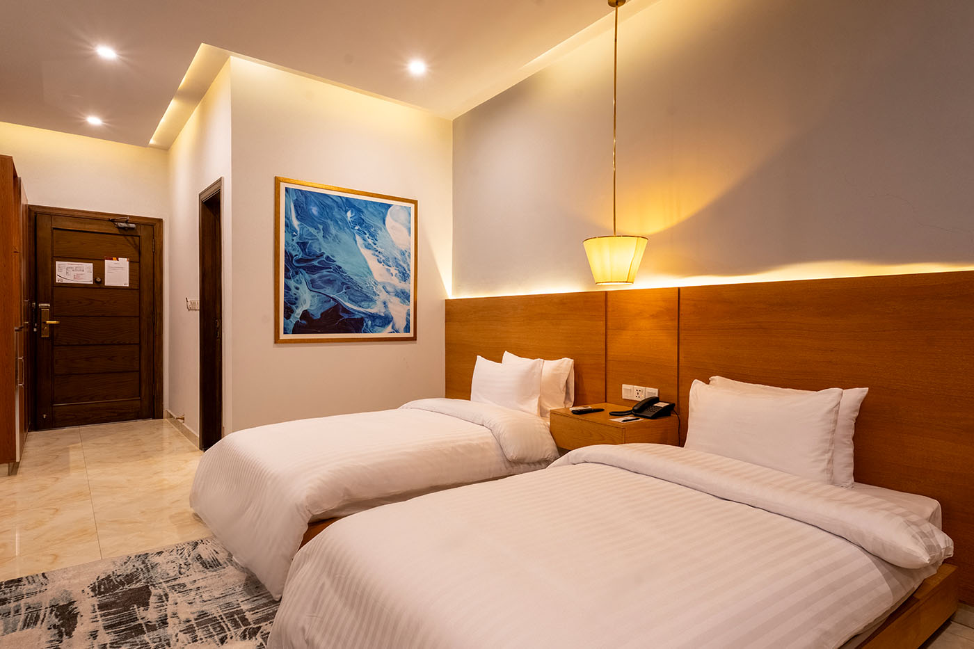 Deluxe Twin Room image 3