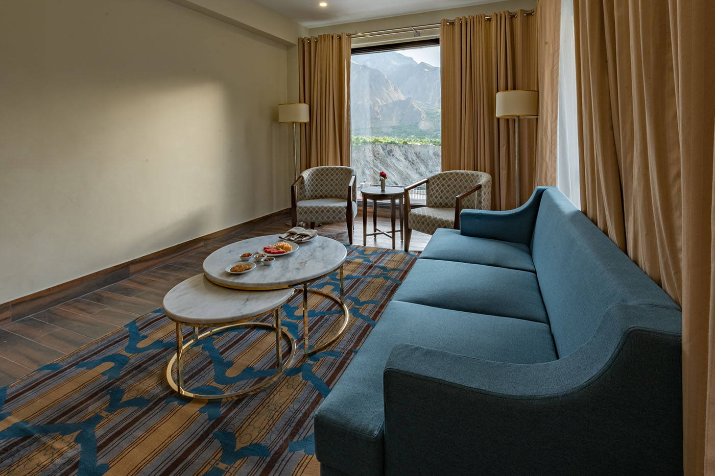 Executive Suite image 8