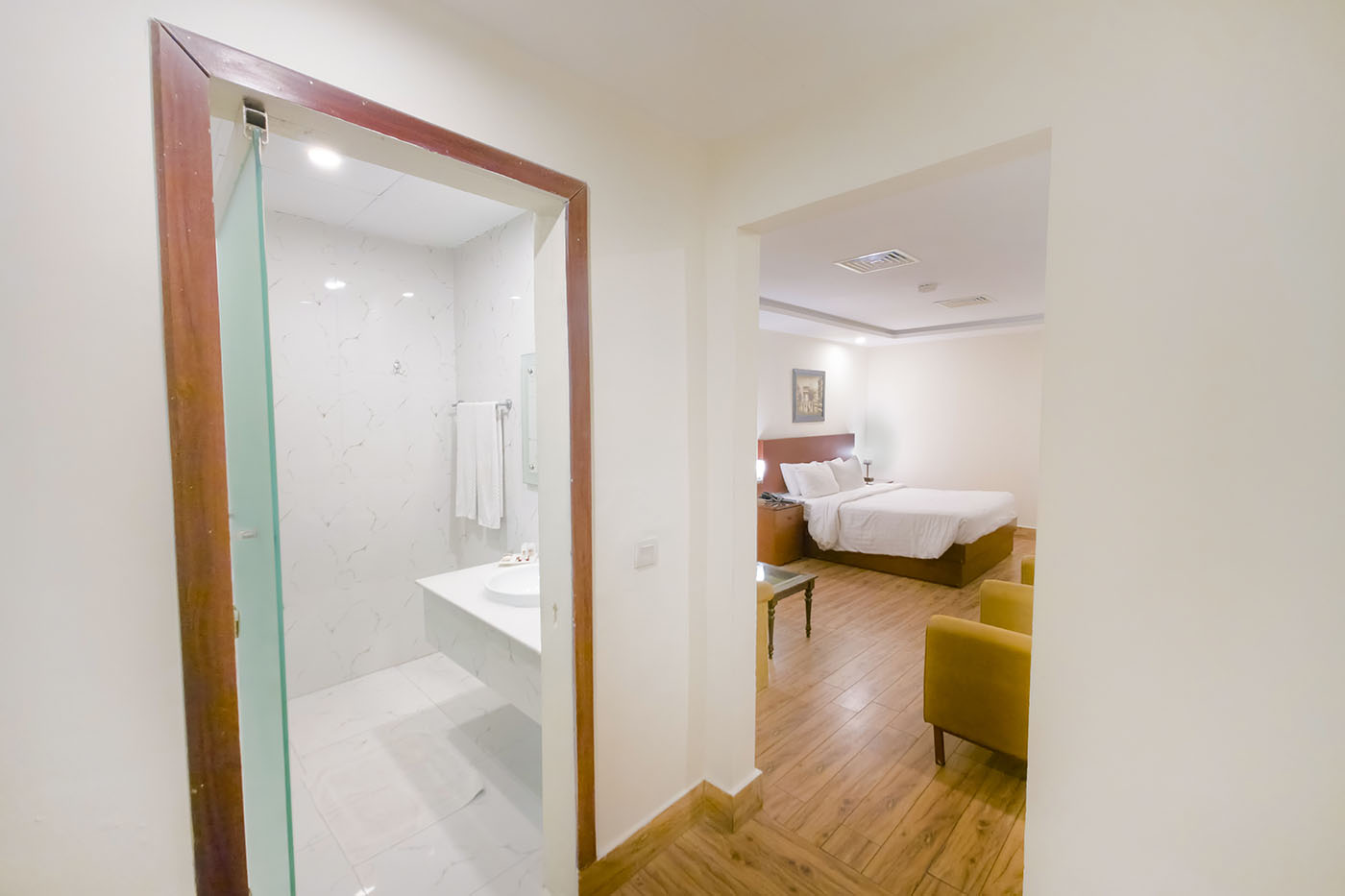 King Suite image 2