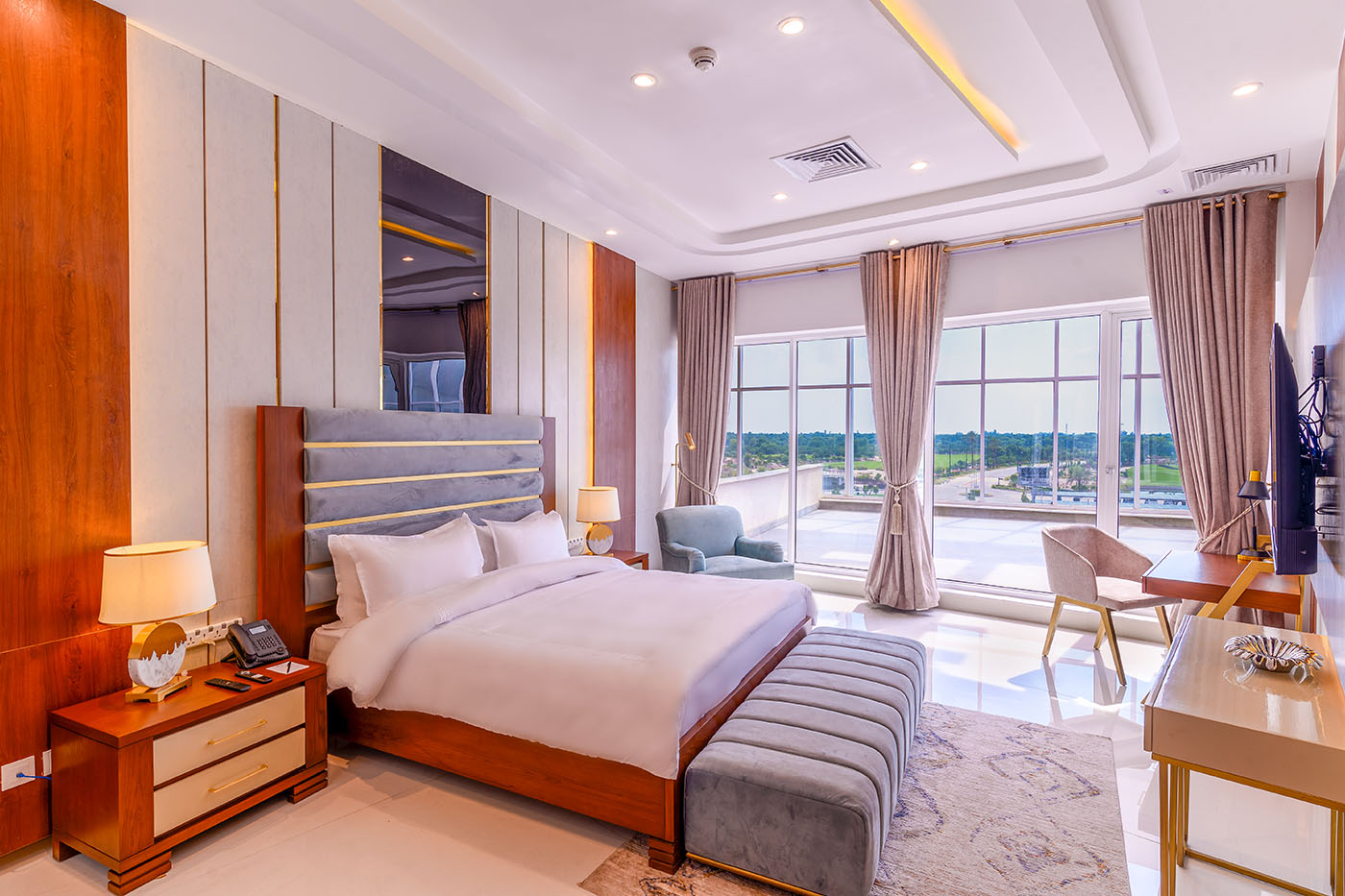 Executive Suite image 10