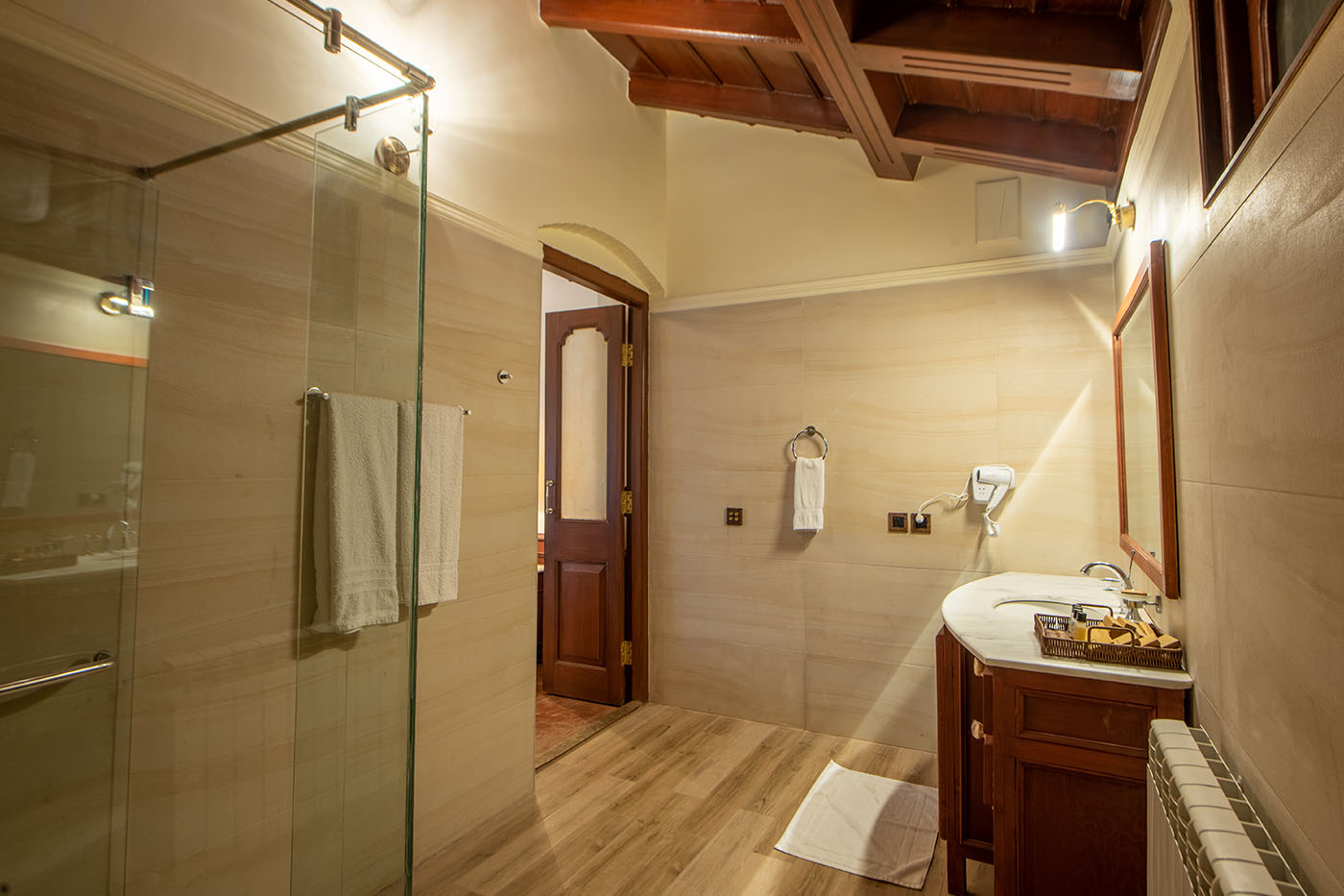 Family Suite Hashwani & Lakhani image 1