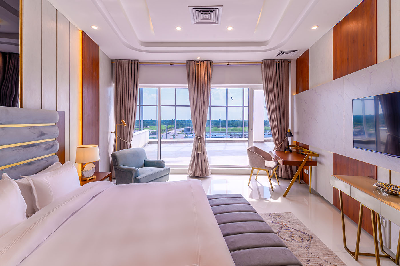 Executive Suite image 9