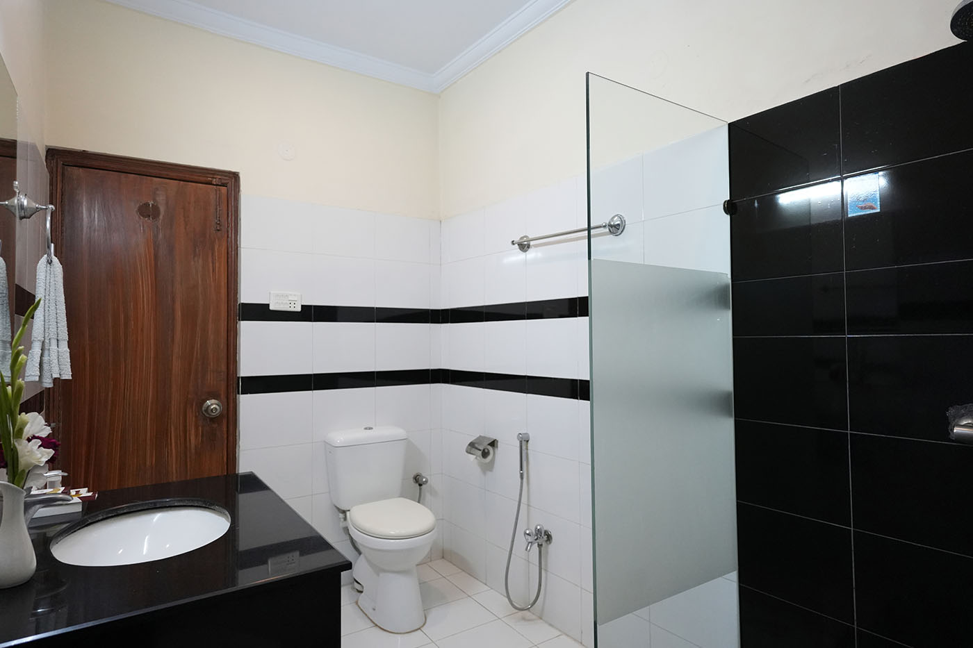 Deluxe Double Room image 2