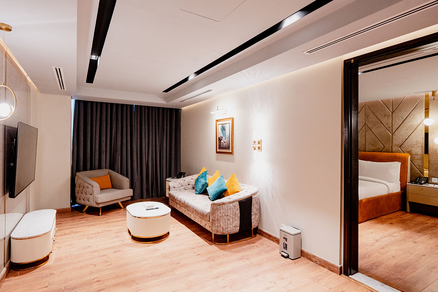 Executive Suite image 3