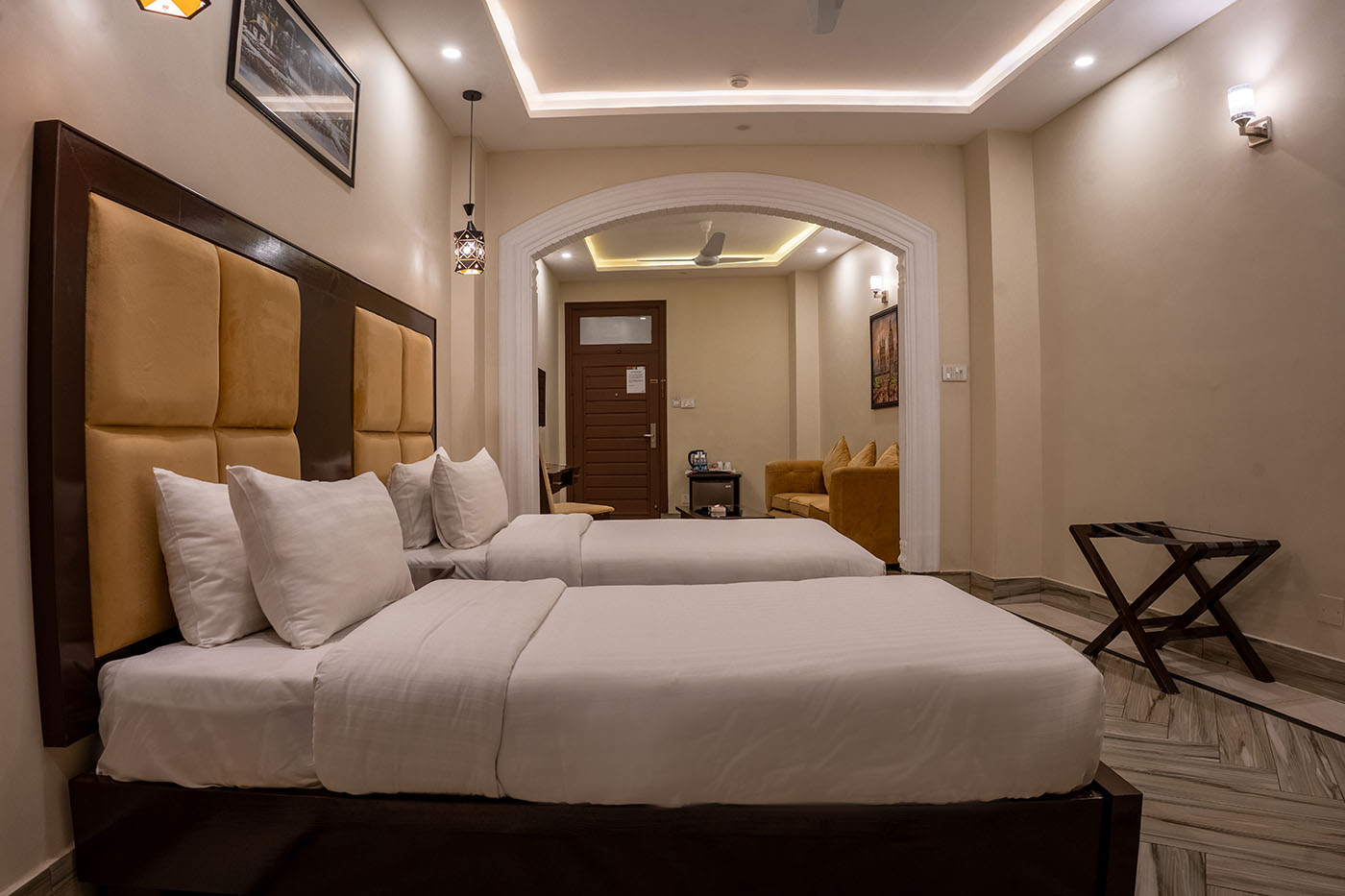 Deluxe Twin Room With Mountain View image 3